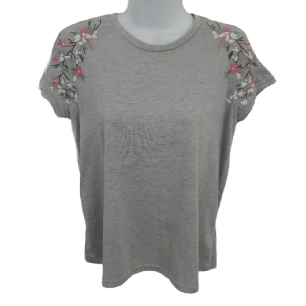 Suzy Shier T-shirt, Gray,  Embroidery